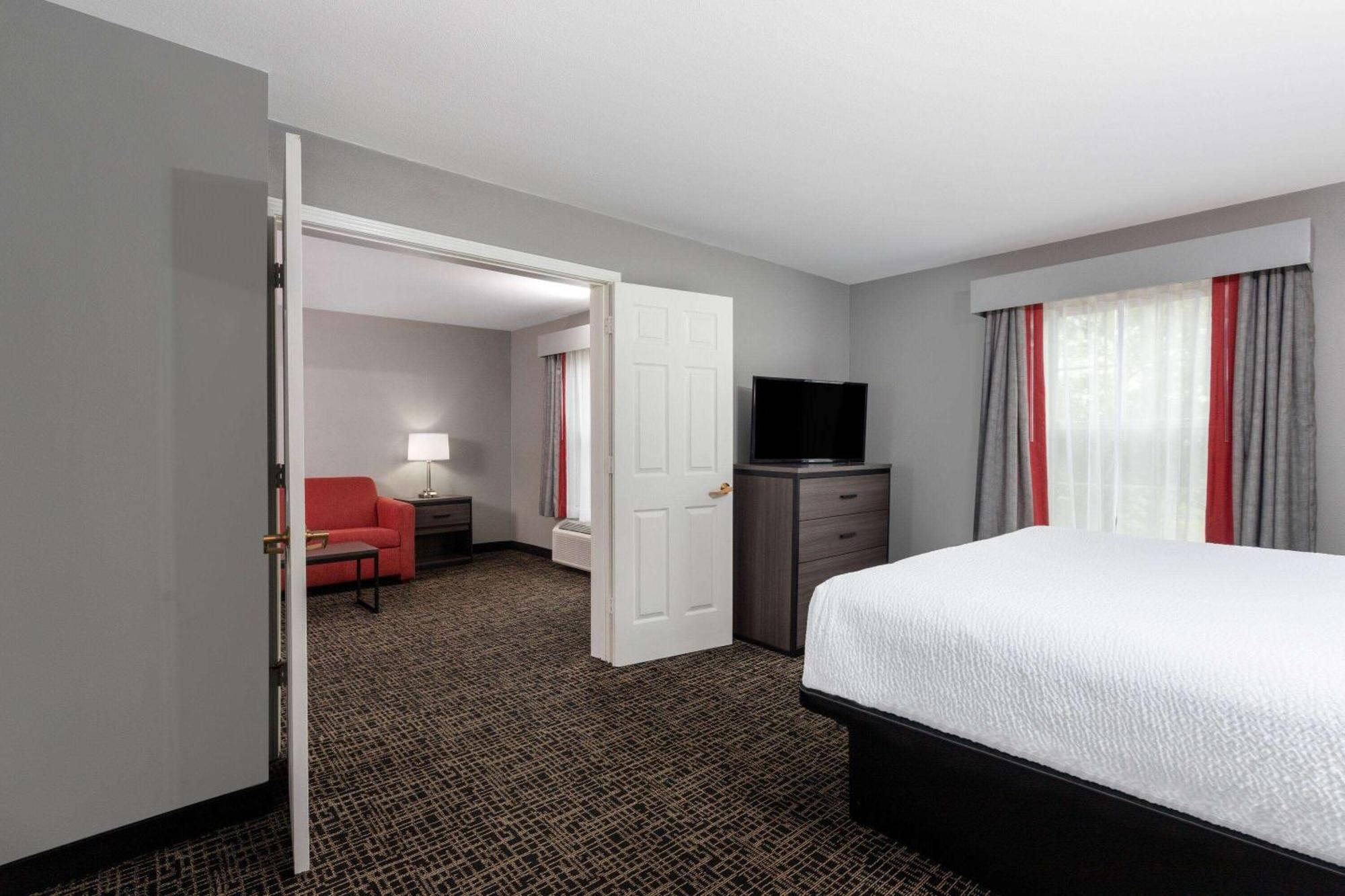 Ramada By Wyndham Sellersburg/Louisville North Esterno foto